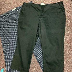 2 pairs of women’s capris